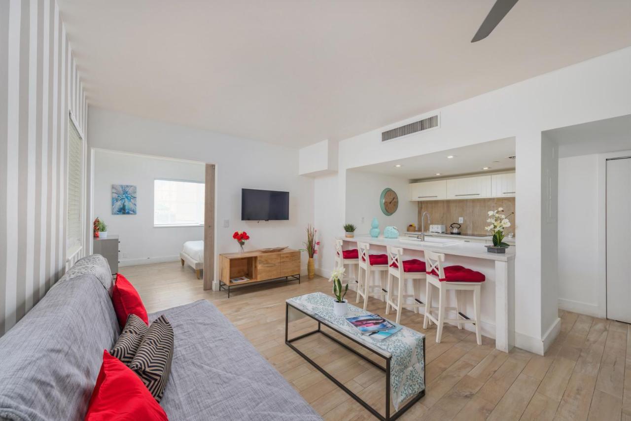 Sobe Lux Suites On Ocean Miami Beach Exterior photo